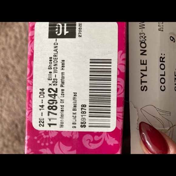 Wonderland of Love Heels - Picture 8 of 8